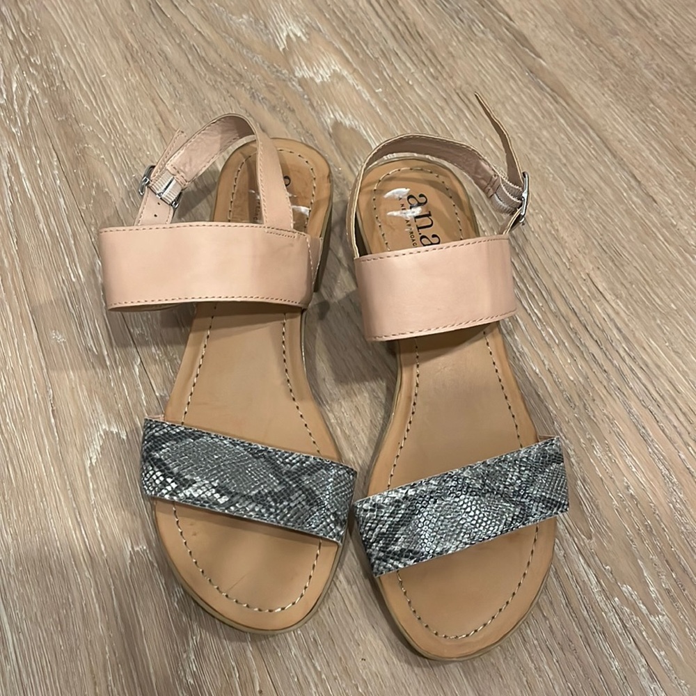 Cute little sandals with a heel